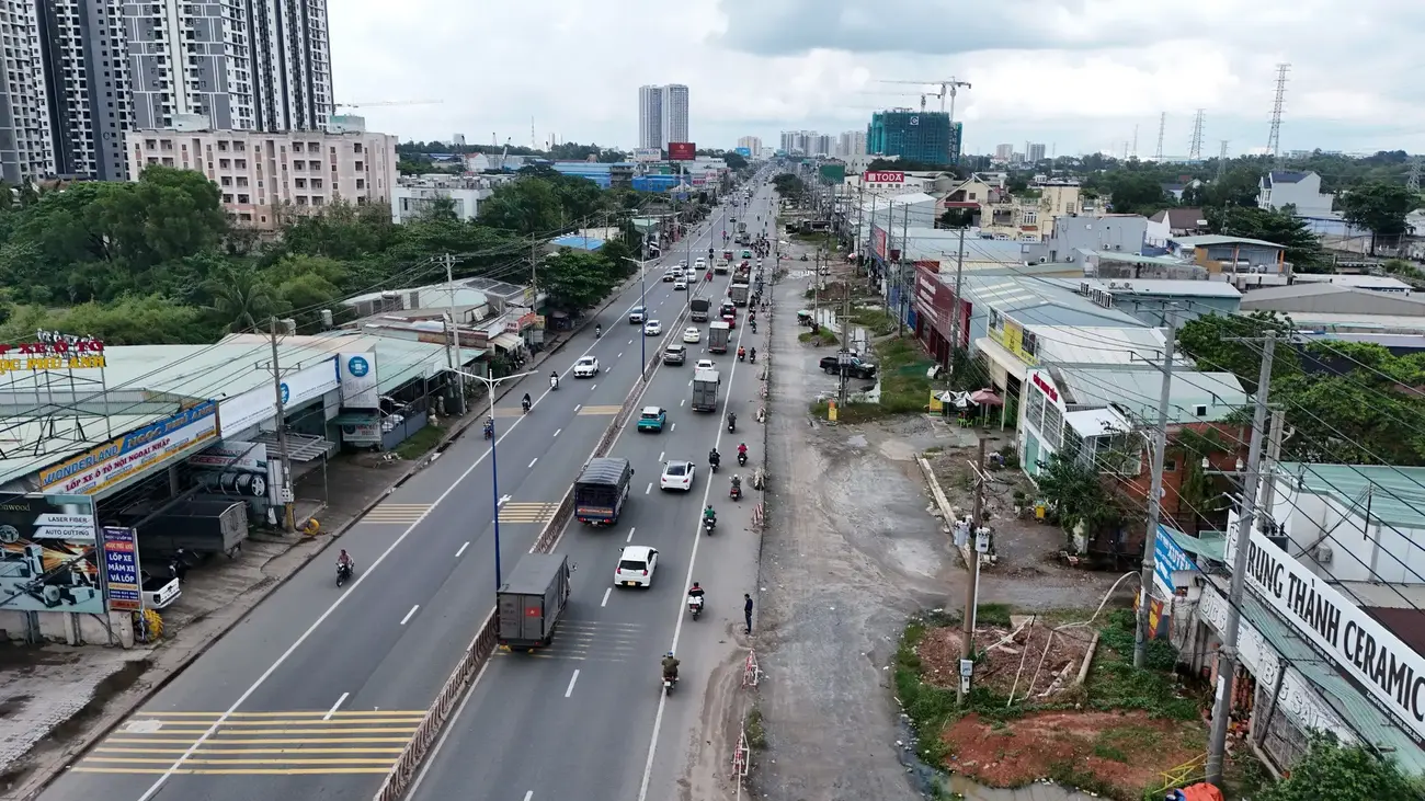 Đại lộ Quốc lộ 13 – Trục giao thông chính thuận tiện kết nối giữa TP.HCM và dự án Setia Edenia tại Bình Dương.